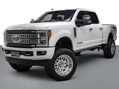 Used 2019 Ford F250 Platinum w/ Platinum Ultimate Package AWD/4WD image 4