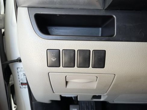 Used 2016 Toyota Highlander LE FWD image 21