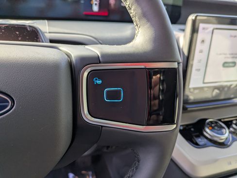 New 2025 Ford Expedition Active image 19