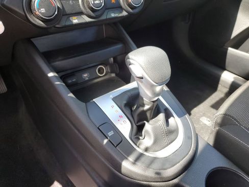Used 2022 Kia Forte LXS w/ LXS Technology Package FWD image 29