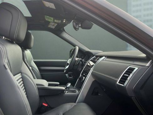 New 2026 Land Rover Discovery Limited Edition image 12