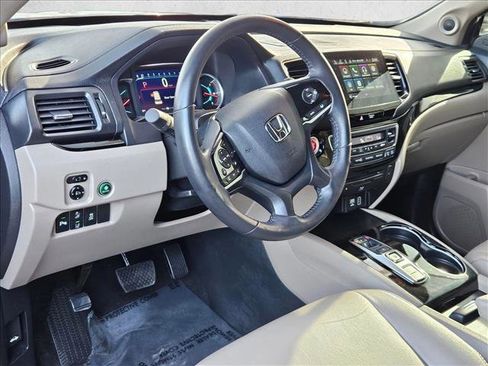 Used 2022 Honda Pilot Touring image 10