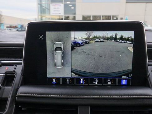 Used 2022 GMC Yukon SLT w/ SLT Premium Package image 8