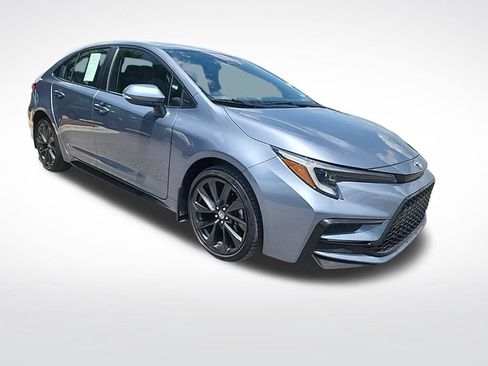 Used 2024 Toyota Corolla SE FWD image 3