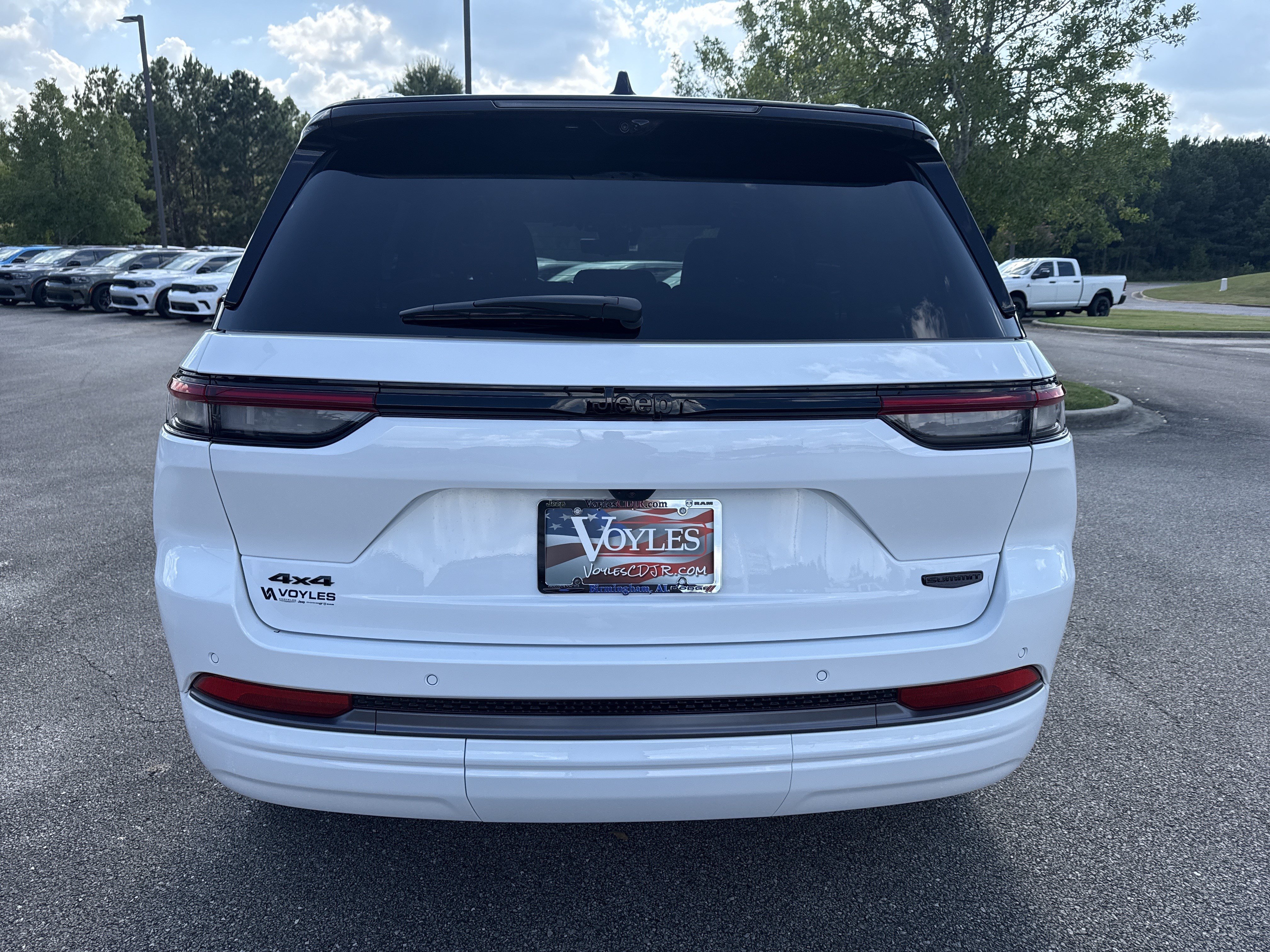 New 2027 Jeep Grand Cherokee Summit AWD/4WD image 6