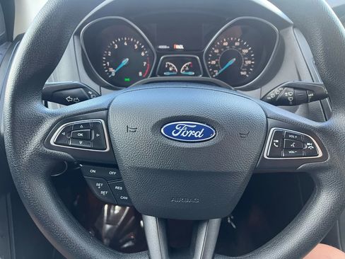 Used 2017 Ford Focus SE image 36