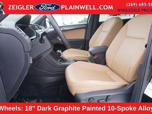 Used 2024 Volkswagen Tiguan SE image 16