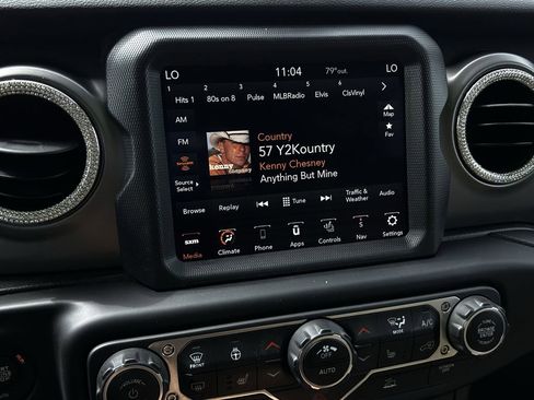 Used 2021 Jeep Gladiator Sport AWD/4WD image 19