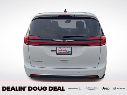 Used 2024 Chrysler Pacifica Touring-L