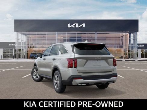 Certified 2026 Kia Sorento LX FWD image 4