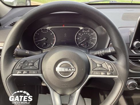 Used 2025 Nissan Altima 2.5 SV AWD/4WD image 24