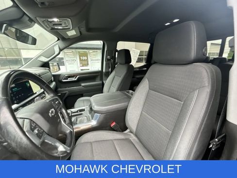 Used 2023 Chevrolet Silverado 1500 RST AWD/4WD image 17