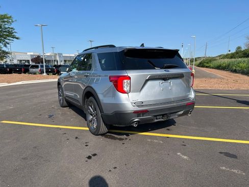 Certified 2023 Ford Explorer XLT w/ Equipment Group 202A AWD/4WD image 9