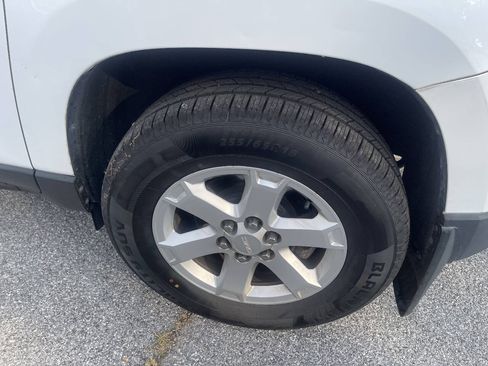 Used 2016 GMC Acadia SLE FWD image 30