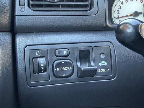 Used 2006 Toyota Corolla S image 19