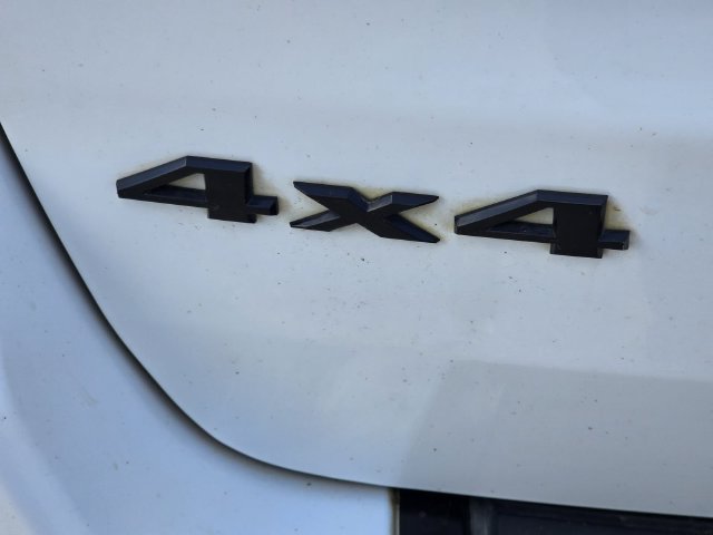 Used 2018 Jeep Grand Cherokee Altitude AWD/4WD image 5