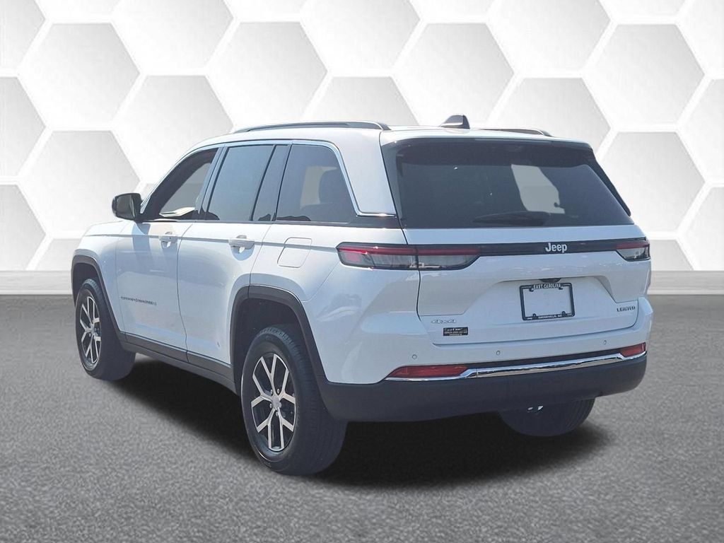 Certified 2025 Jeep Grand Cherokee Limited w/ Luxury Tech Group II AWD/4WD image 5