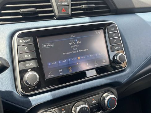 Used 2025 Nissan Versa SV FWD image 19