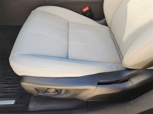 Used 2025 Land Rover Range Rover Velar Dynamic SE image 22