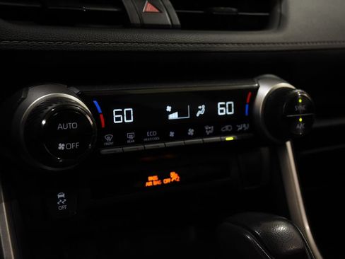 Used 2025 Toyota RAV4 LE AWD/4WD image 17
