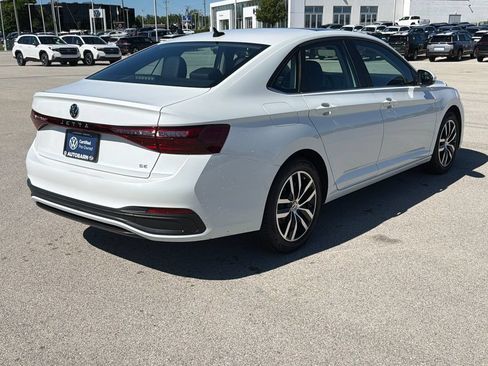 Used 2025 Volkswagen Jetta SE FWD image 6