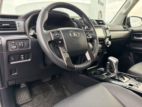 Used 2019 Toyota 4Runner TRD Off-Road Premium AWD/4WD image 32