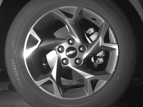 Used 2025 Chevrolet Trax LT FWD image 13