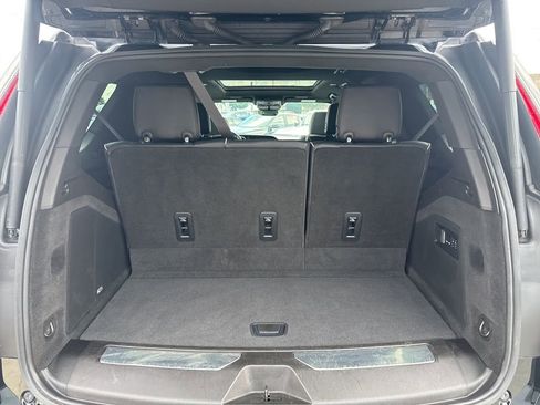 Used 2021 Cadillac Escalade Premium Luxury image 17