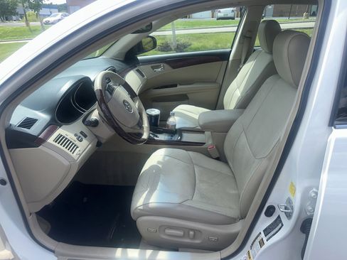 Used 2011 Toyota Avalon Limited FWD image 4
