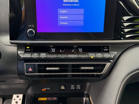 Used 2025 Toyota Camry SE FWD image 23