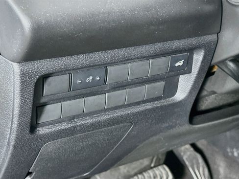 Used 2024 Mitsubishi Outlander SE AWD/4WD image 17