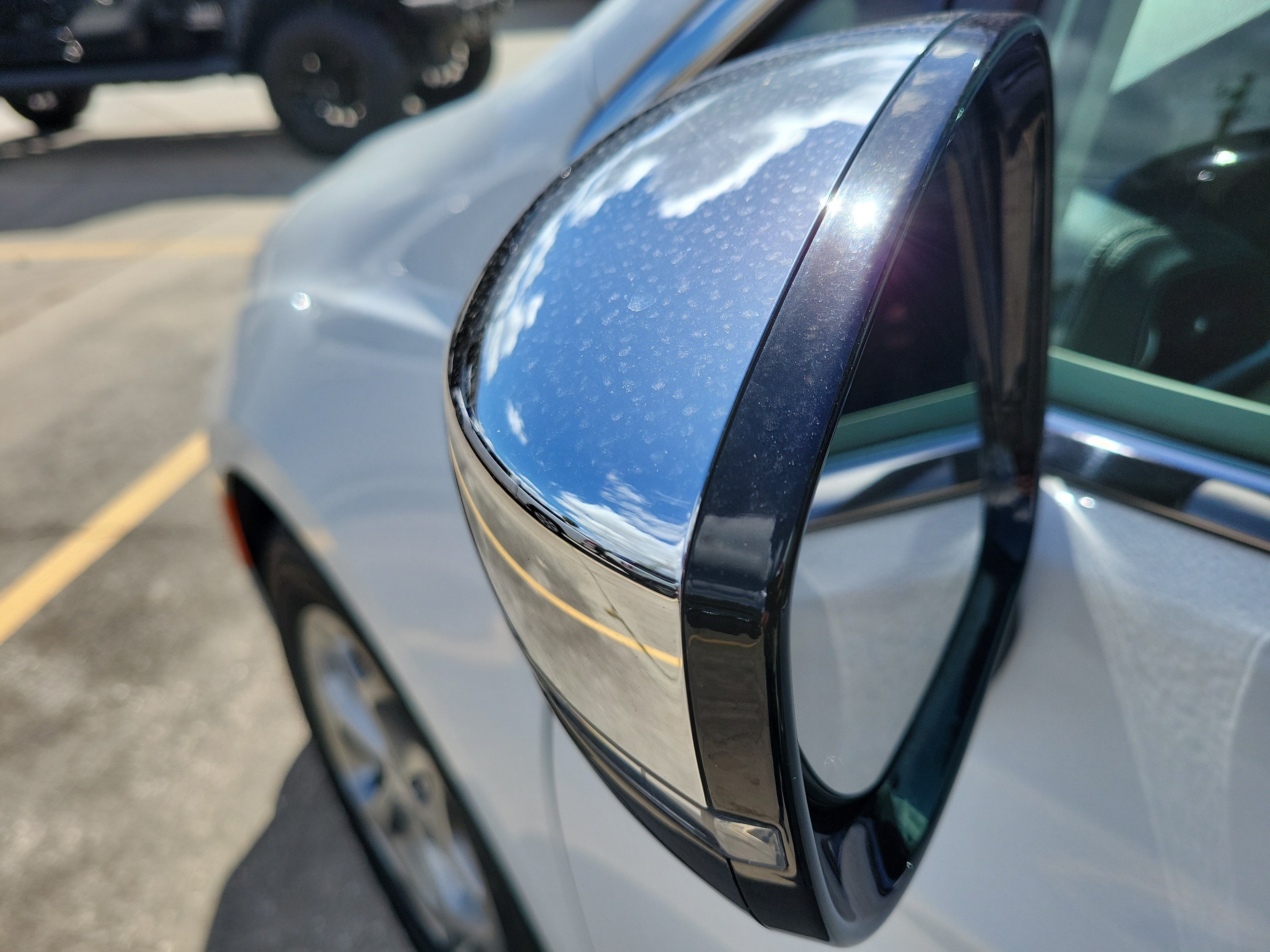 Used 2023 Chrysler Pacifica Limited FWD image 10