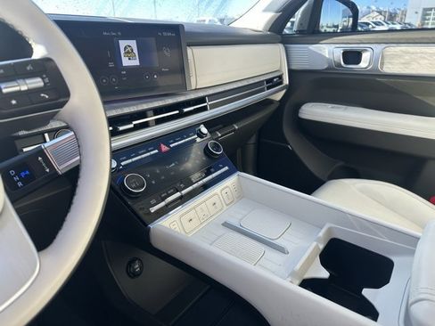 Used 2024 Hyundai Santa Fe Calligraphy image 12