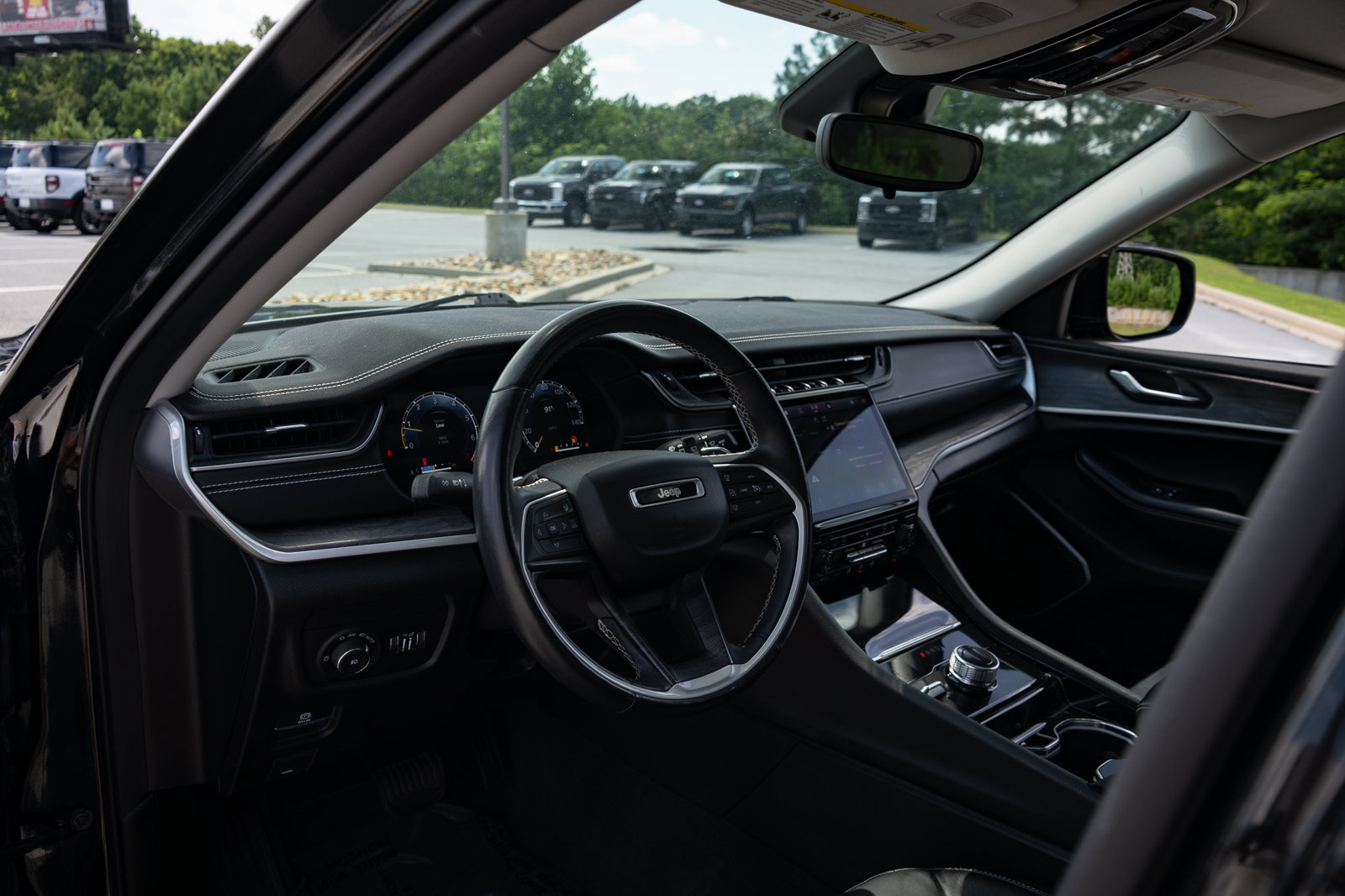 Used 2021 Jeep Grand Cherokee L Limited AWD/4WD image 13