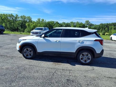 Used 2024 Kia Seltos LX AWD/4WD image 43
