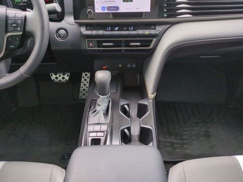 Used 2026 Toyota Camry SE FWD image 18