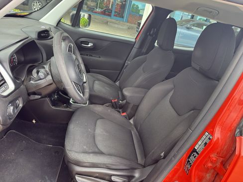 Used 2021 Jeep Renegade Sport image 11