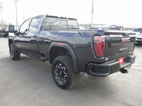Used 2025 GMC Sierra 2500 AT4X image 11