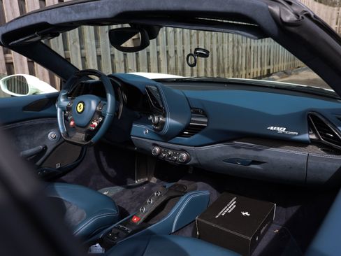 Used 2017 Ferrari 488 Spider image 4