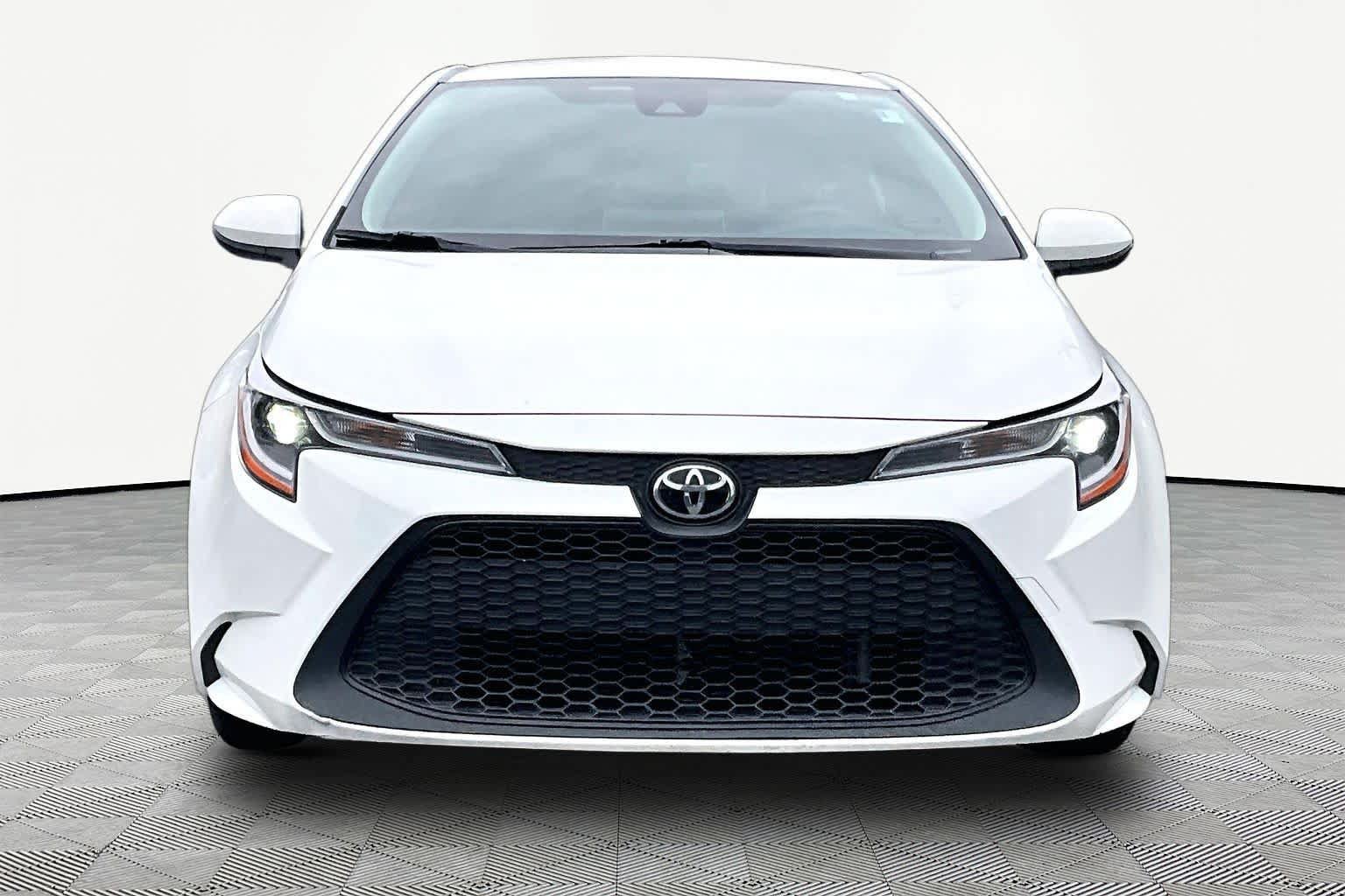 Certified 2021 Toyota Corolla LE FWD image 4