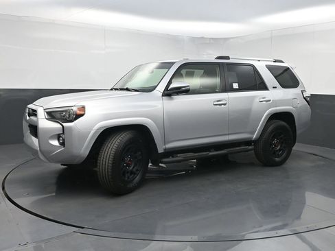 Used 2023 Toyota 4Runner SR5 Premium w/ Moonroof Package RWD image 21