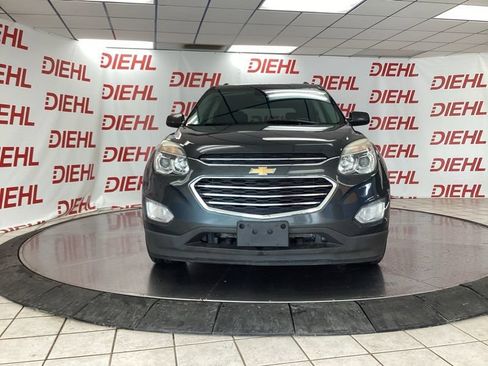 Used 2017 Chevrolet Equinox LT FWD image 2