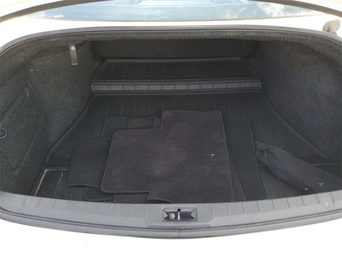 Used 2017 INFINITI Q60 w/ Cargo Package image 9