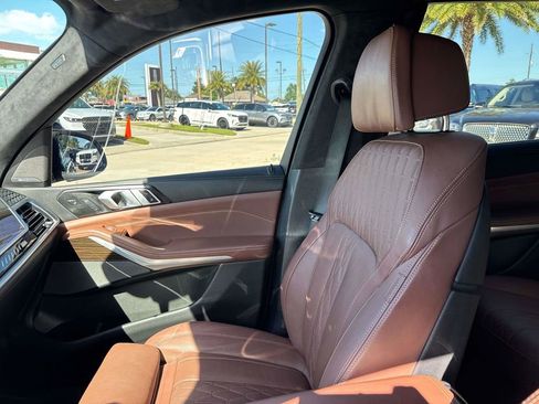 Used 2024 BMW X7 M60i w/ Executive Package image 18