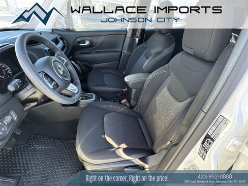 Used 2023 Jeep Renegade Latitude image 13