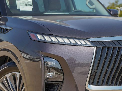 New 2026 INFINITI QX80 Luxe w/ Cargo Package image 3