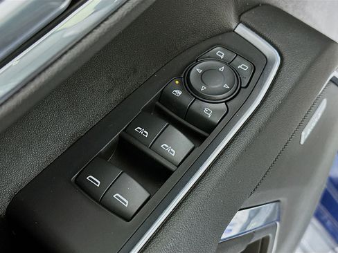 Used 2023 GMC Sierra 1500 SLT w/ SLT Premium Package image 18