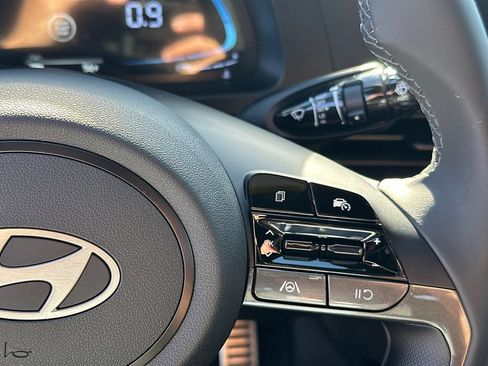 Certified 2025 Hyundai Elantra Sport FWD image 25