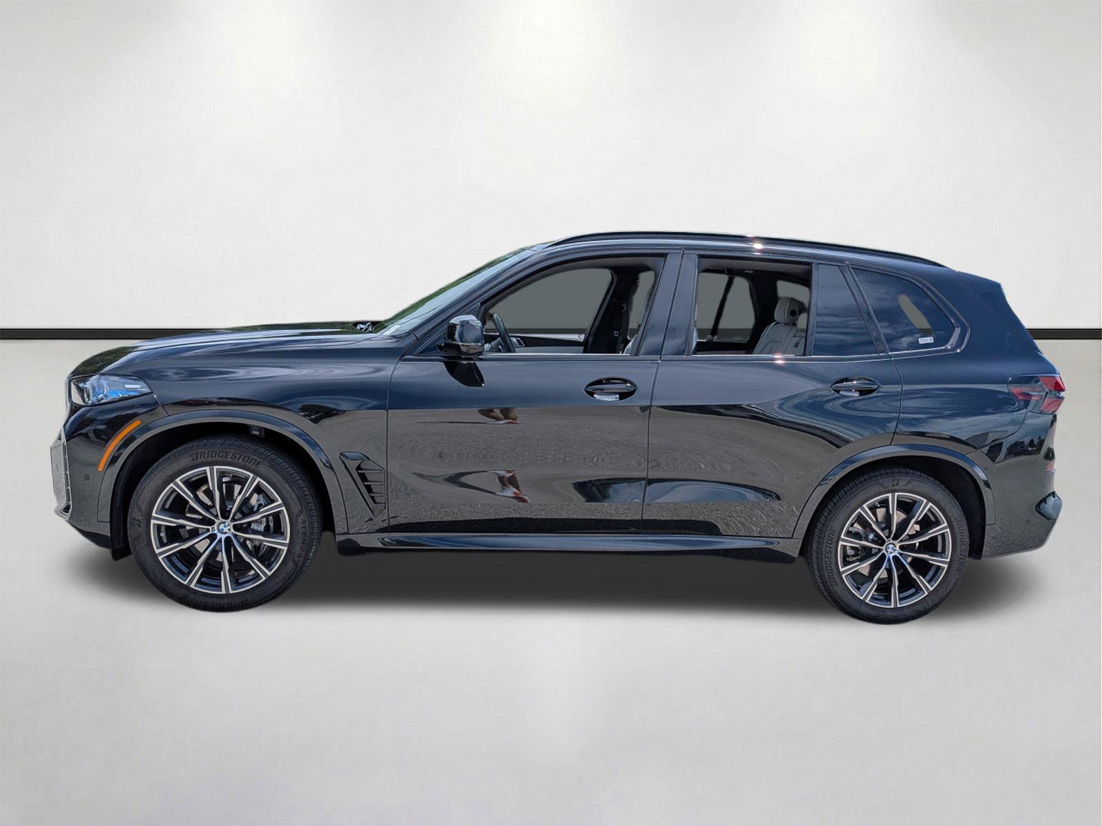 Used 2026 BMW X5 sDrive40i w/ M Sport Package RWD image 7
