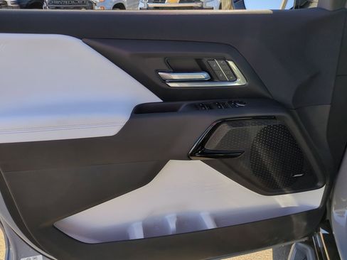 New 2025 Chevrolet Silverado EV RST image 21